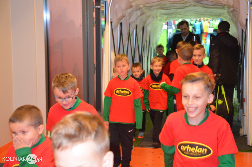 Zawodnicy Orła Kolno asystowali piłkarzom Ekstraklasy