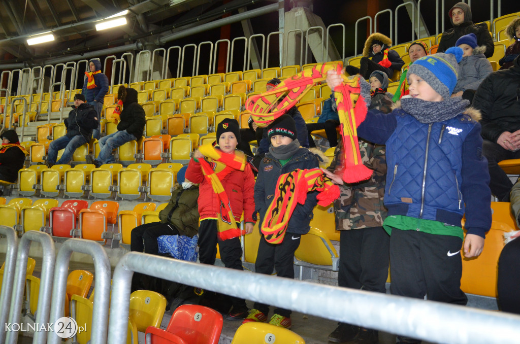 Zawodnicy Orła Kolno asystowali piłkarzom Ekstraklasy
