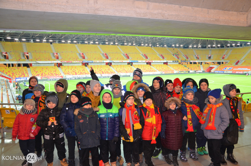 Zawodnicy Orła Kolno asystowali piłkarzom Ekstraklasy