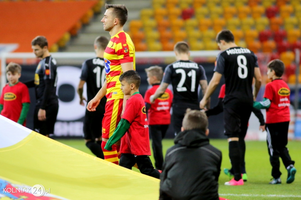Zawodnicy Orła Kolno asystowali piłkarzom Ekstraklasy