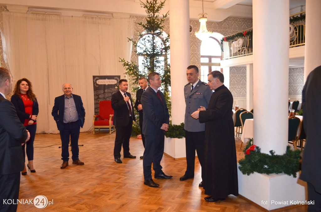 Władze powiatu zorganizowały spotkanie opłatkowe
