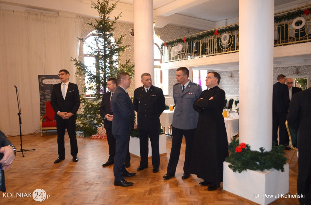 Władze powiatu zorganizowały spotkanie opłatkowe