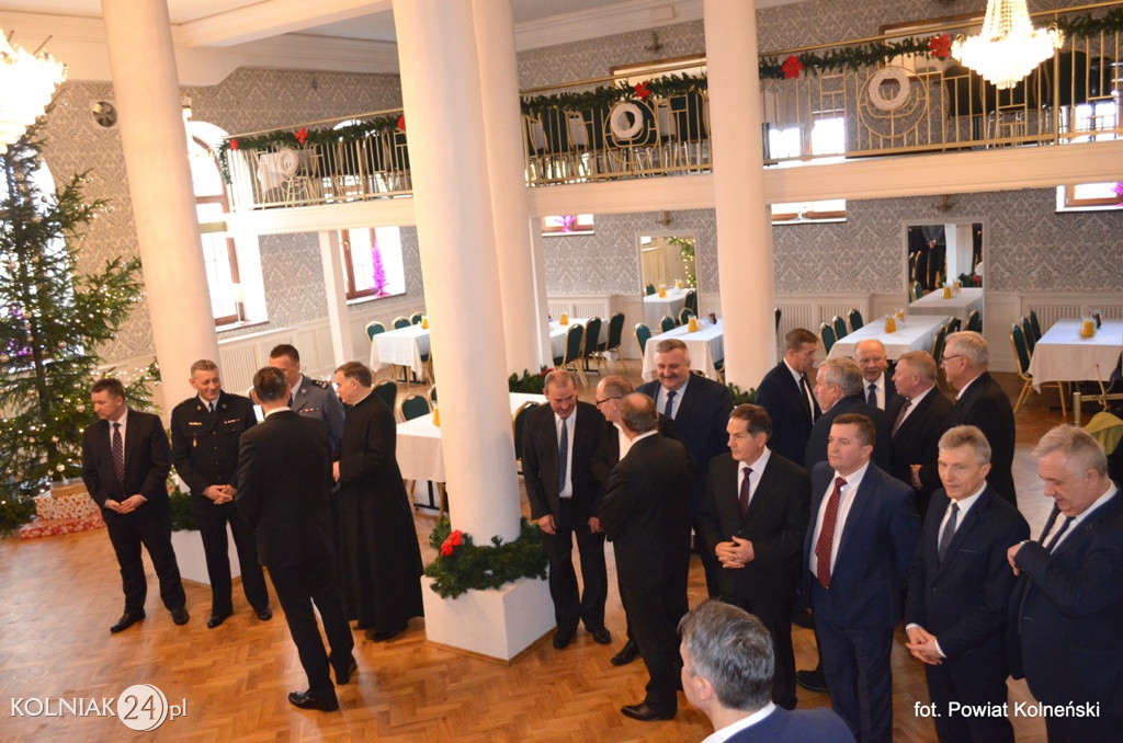 Władze powiatu zorganizowały spotkanie opłatkowe