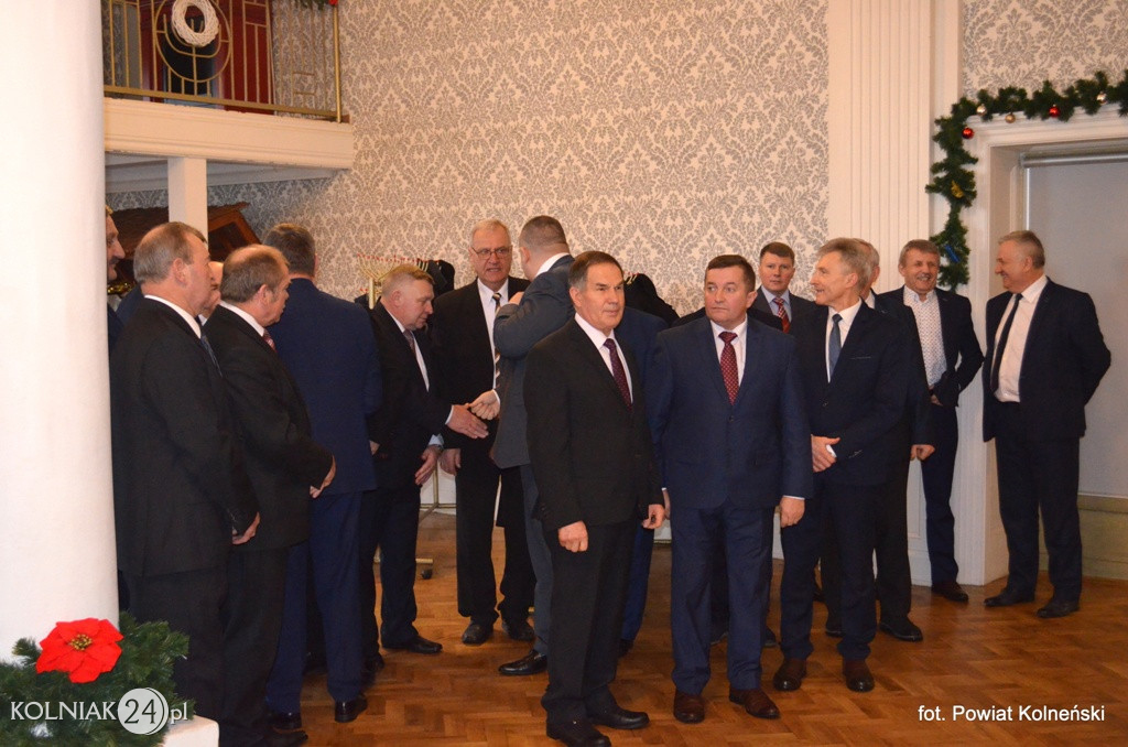Władze powiatu zorganizowały spotkanie opłatkowe