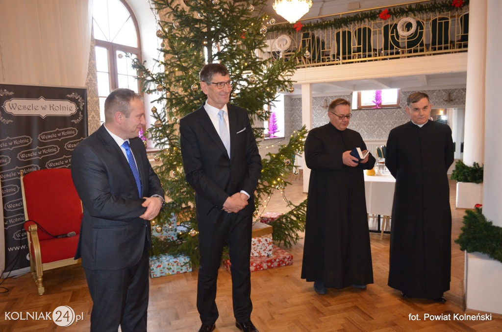 Władze powiatu zorganizowały spotkanie opłatkowe