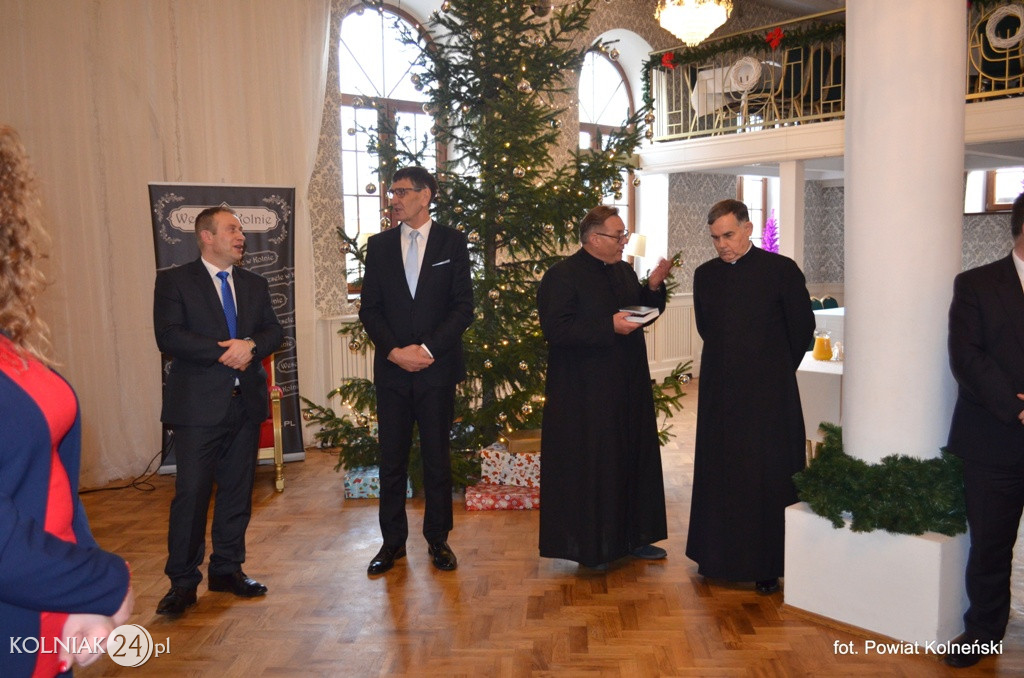 Władze powiatu zorganizowały spotkanie opłatkowe