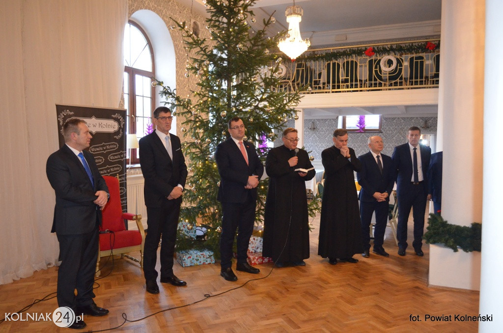 Władze powiatu zorganizowały spotkanie opłatkowe