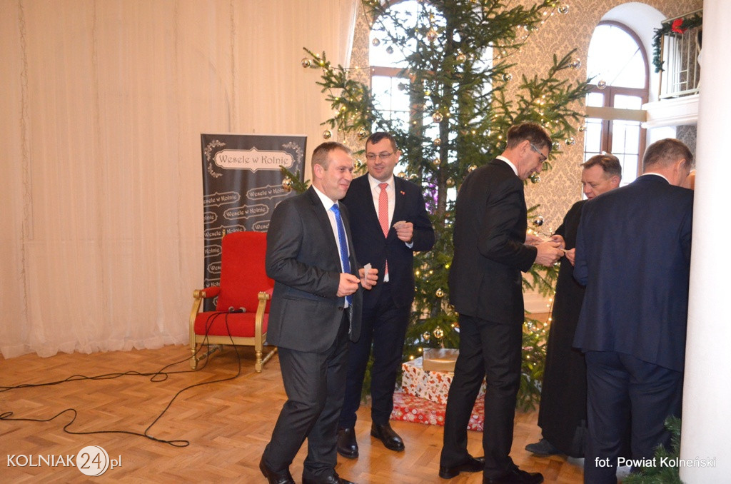 Władze powiatu zorganizowały spotkanie opłatkowe