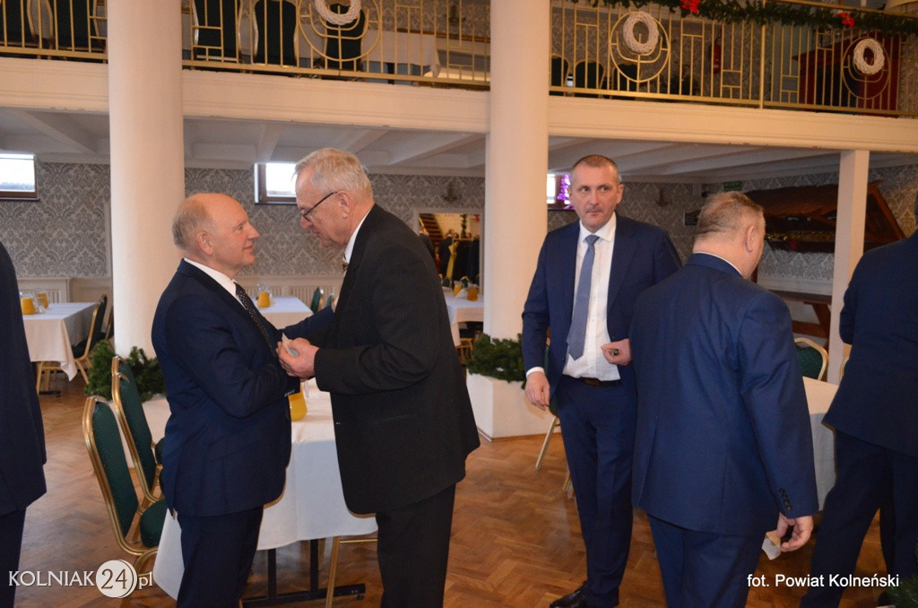 Władze powiatu zorganizowały spotkanie opłatkowe