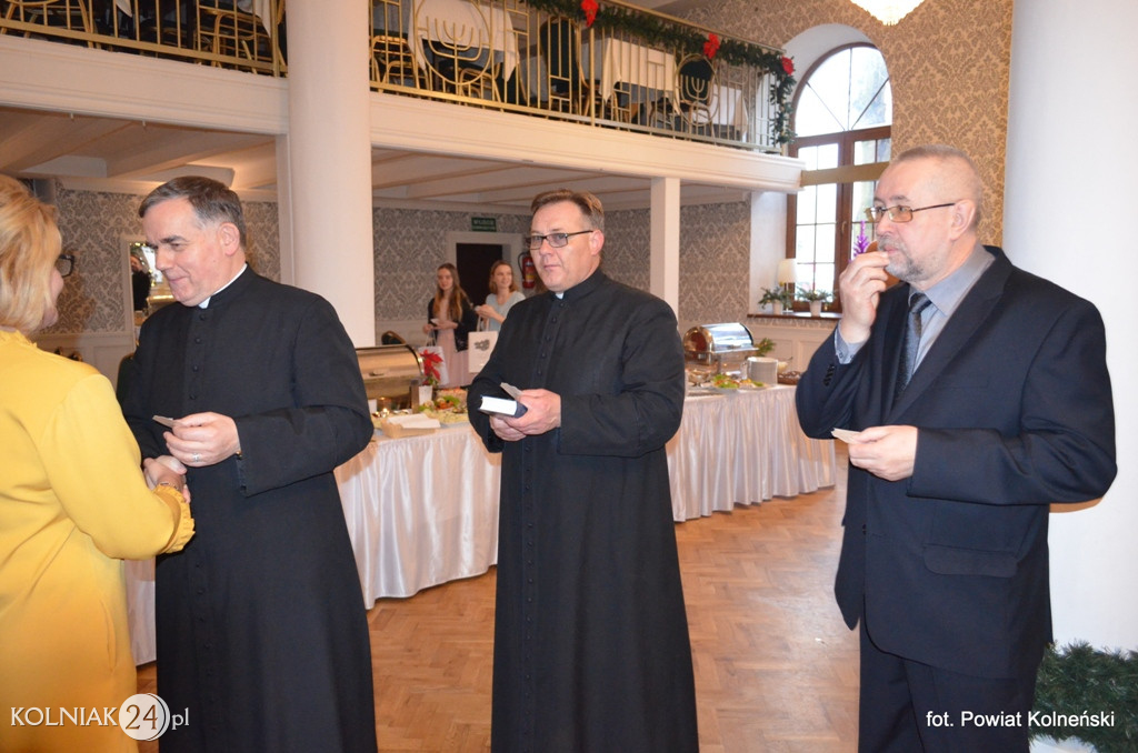 Władze powiatu zorganizowały spotkanie opłatkowe