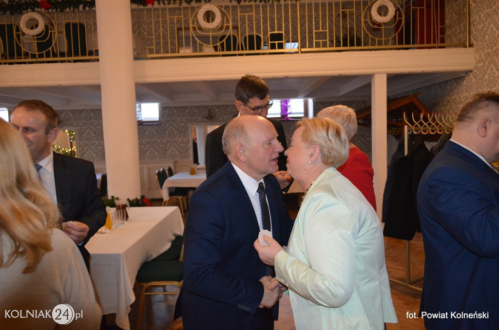 Władze powiatu zorganizowały spotkanie opłatkowe