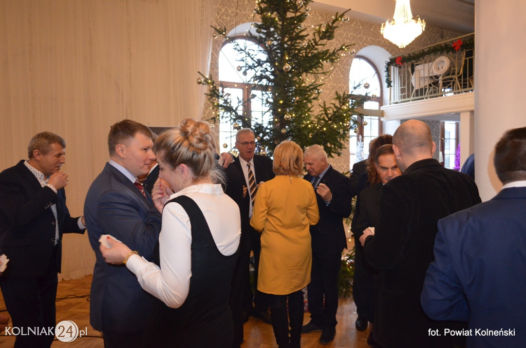 Władze powiatu zorganizowały spotkanie opłatkowe