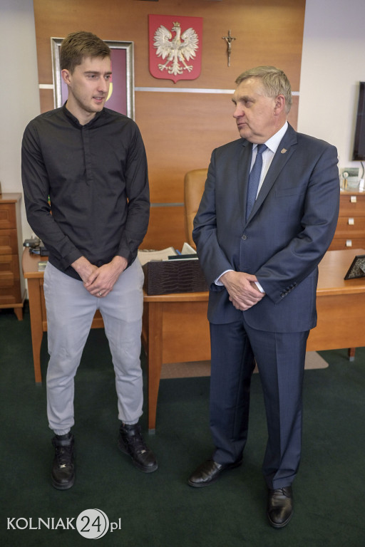 Taras Romańczuk odebrał dowód