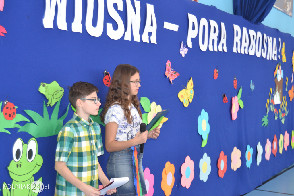 Uczniowie z kolneńskiej Dwójki powitali wiosnę