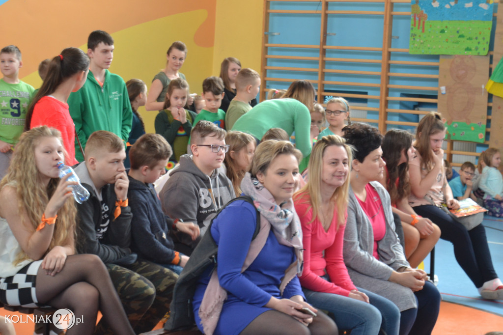 Uczniowie z kolneńskiej Dwójki powitali wiosnę