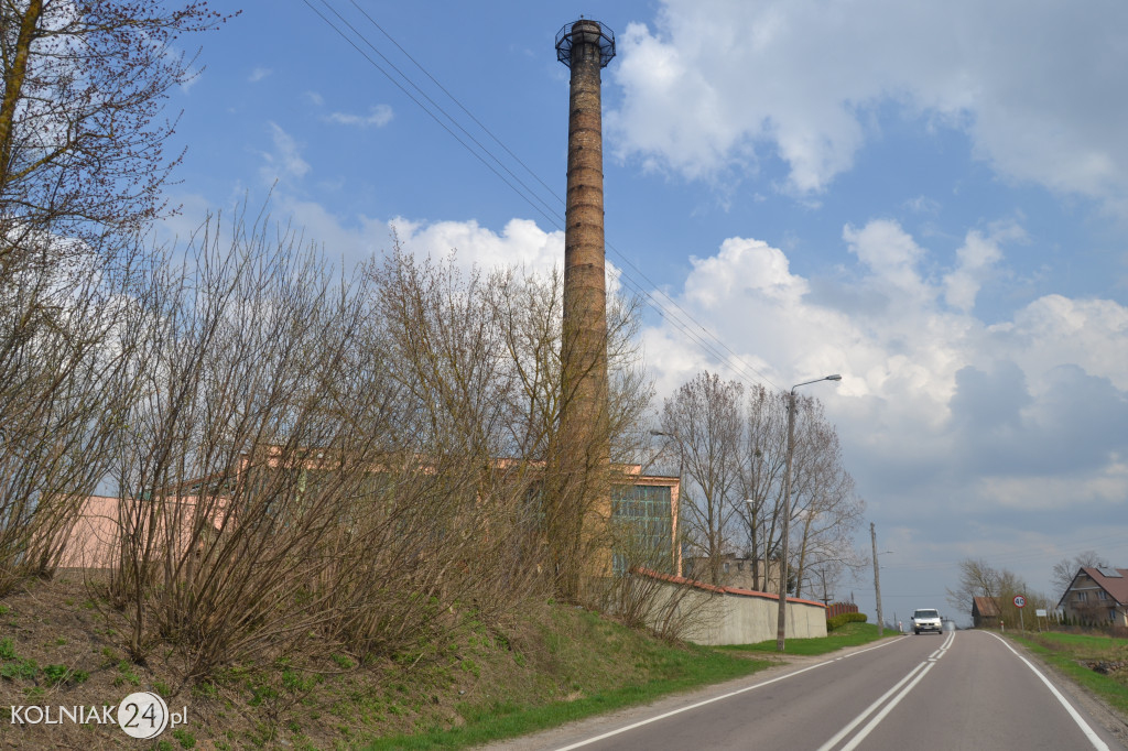 Zburzono komin w kolneńskiej Mleczarni