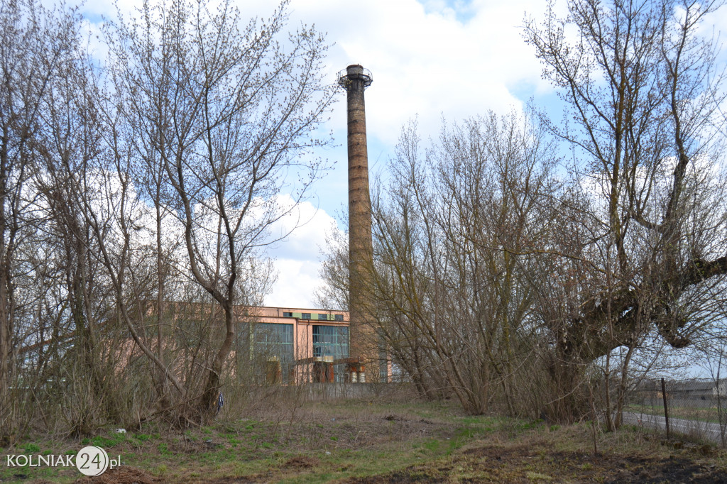 Zburzono komin w kolneńskiej Mleczarni