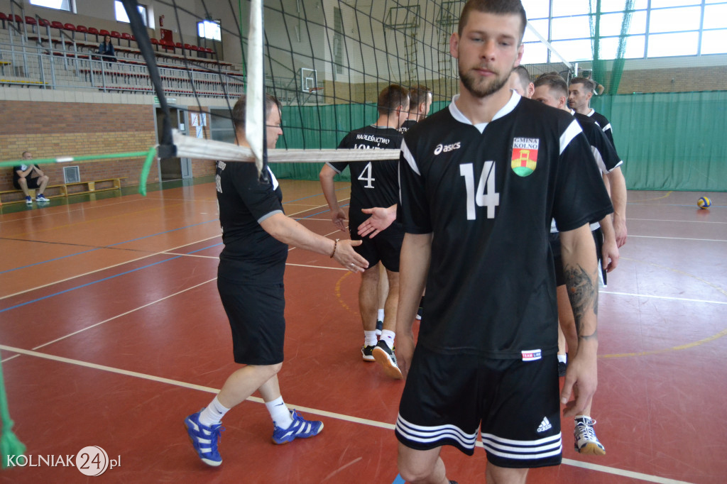 Turniej piłki siatkowej o puchar burmistrza