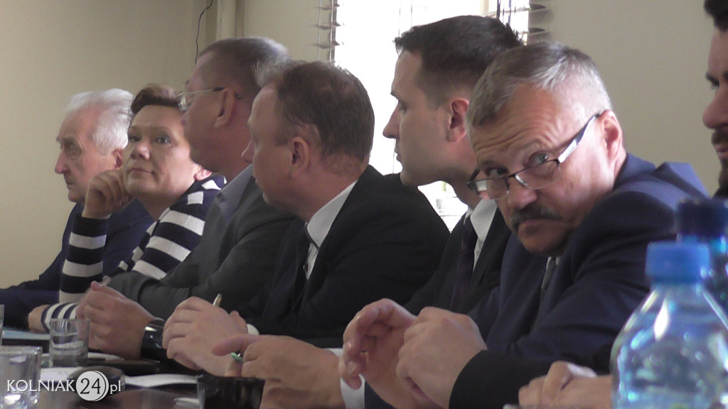 Sesja była okazją do złożenia gratulacji wszystkim uczniom