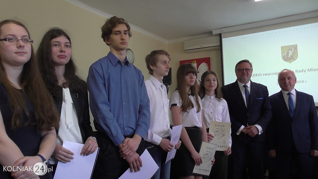 Sesja była okazją do złożenia gratulacji wszystkim uczniom