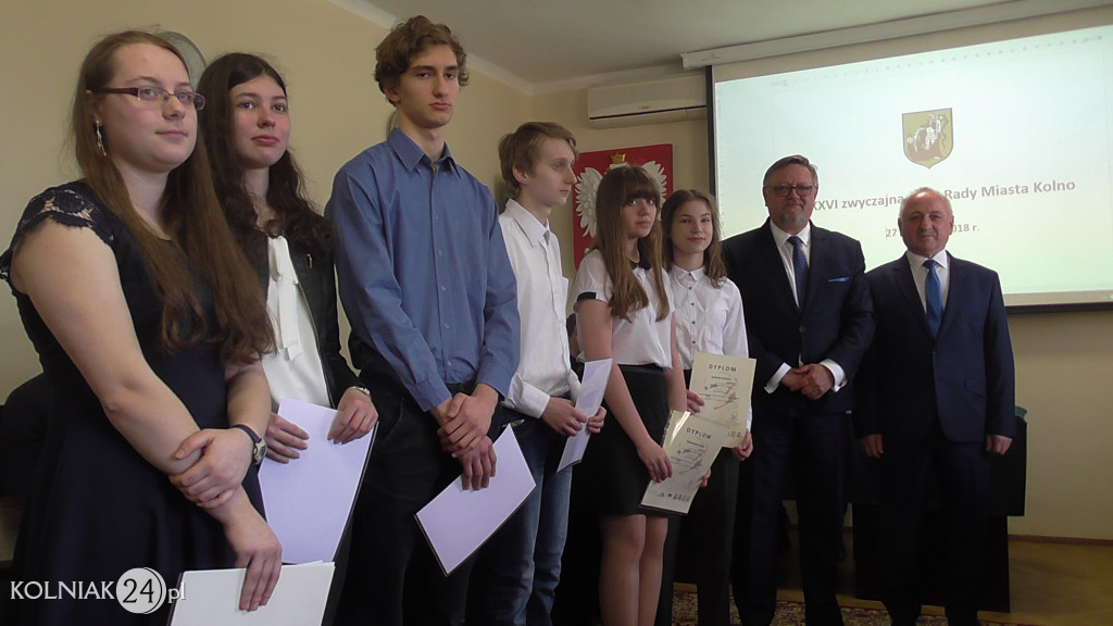 Sesja była okazją do złożenia gratulacji wszystkim uczniom