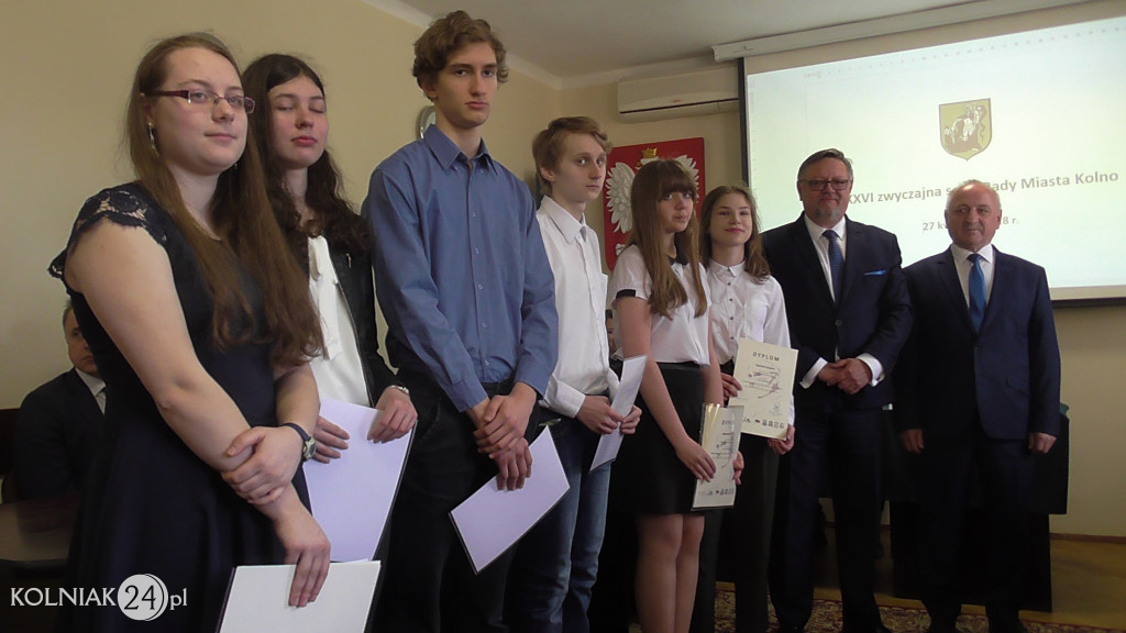 Sesja była okazją do złożenia gratulacji wszystkim uczniom