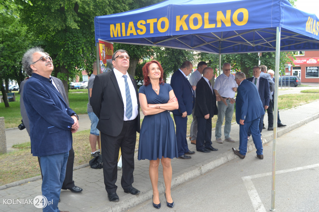 Burmistrz chwycił za łopatę