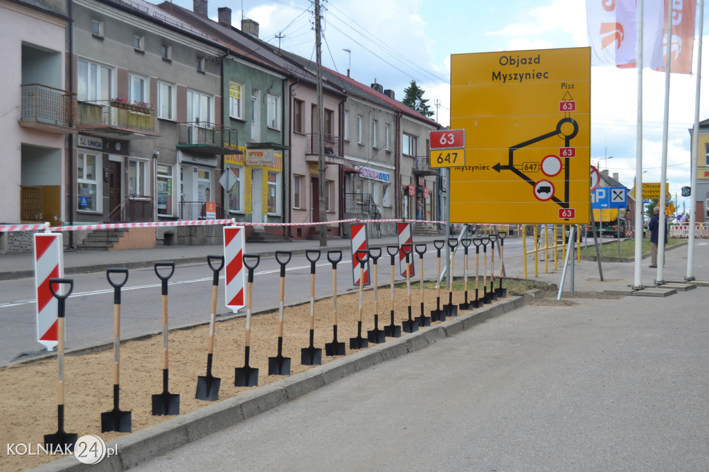 Burmistrz chwycił za łopatę