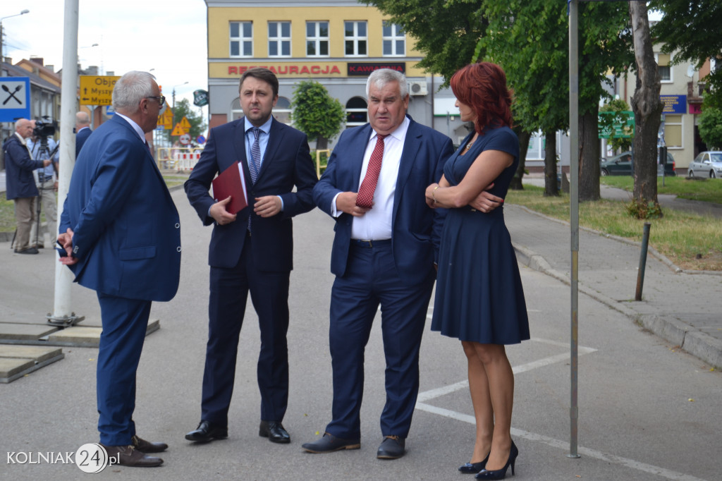 Burmistrz chwycił za łopatę
