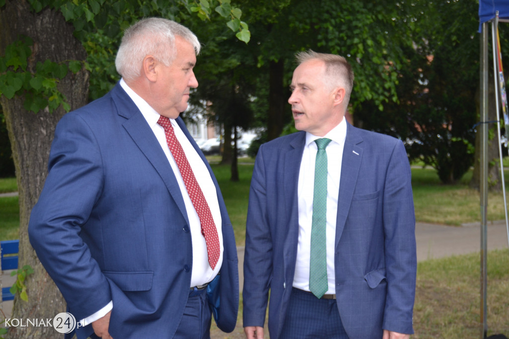 Burmistrz chwycił za łopatę