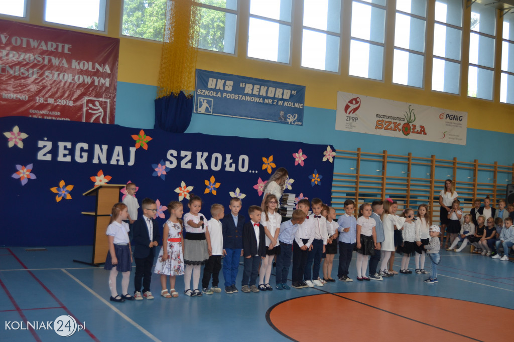 Koniec roku szkolnego. Rozdano świadectwa