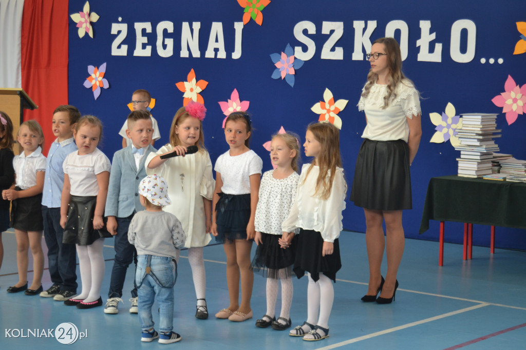 Koniec roku szkolnego. Rozdano świadectwa