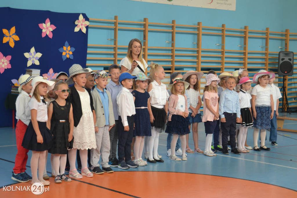 Koniec roku szkolnego. Rozdano świadectwa