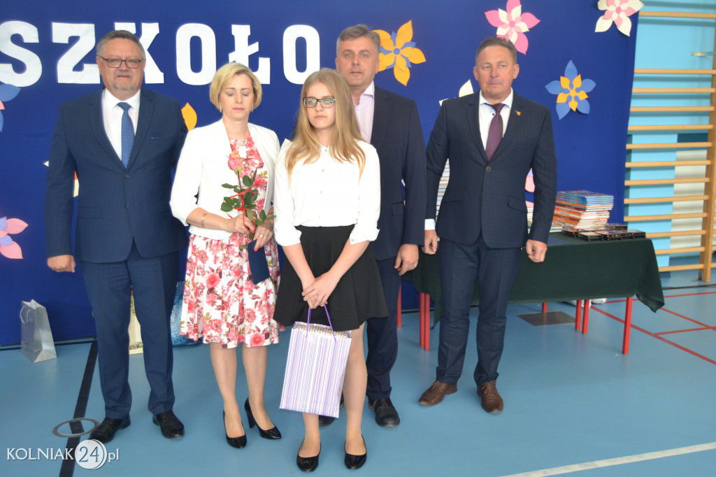 Koniec roku szkolnego. Rozdano świadectwa