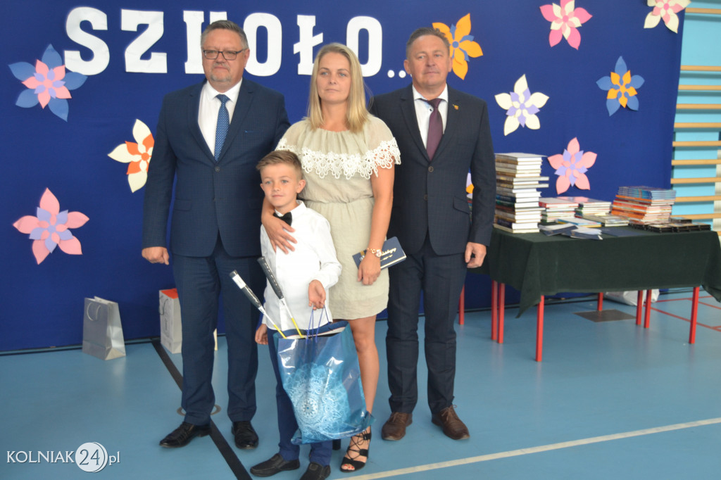 Koniec roku szkolnego. Rozdano świadectwa