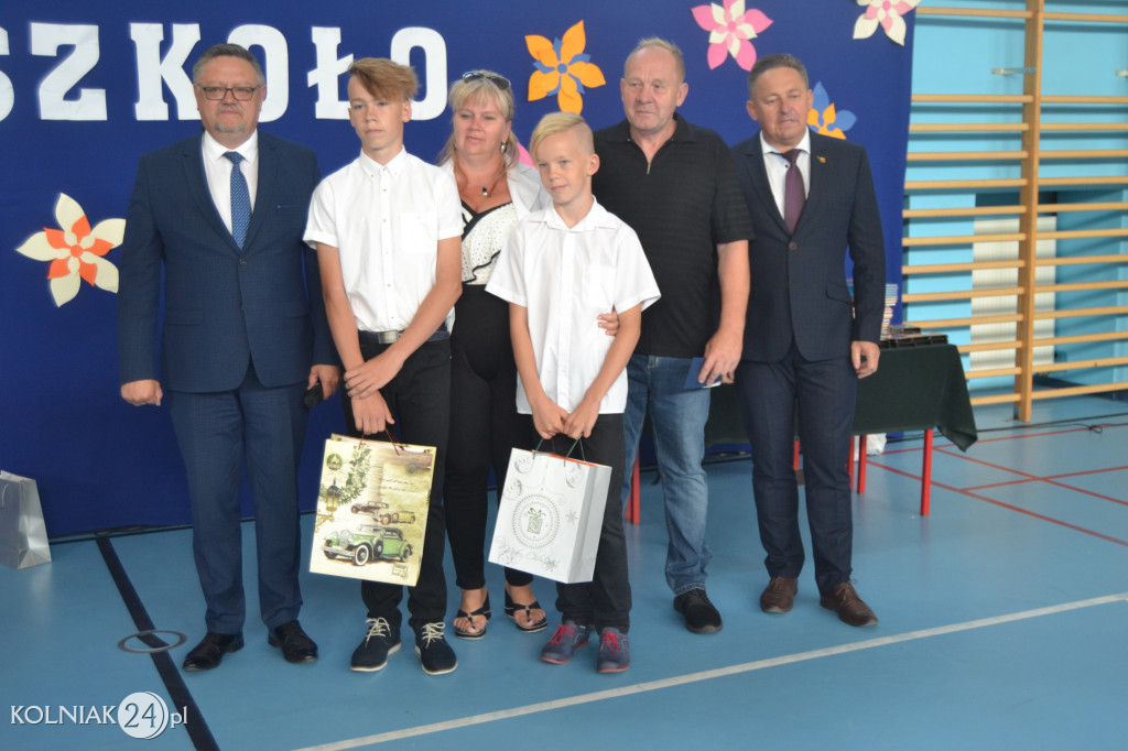 Koniec roku szkolnego. Rozdano świadectwa