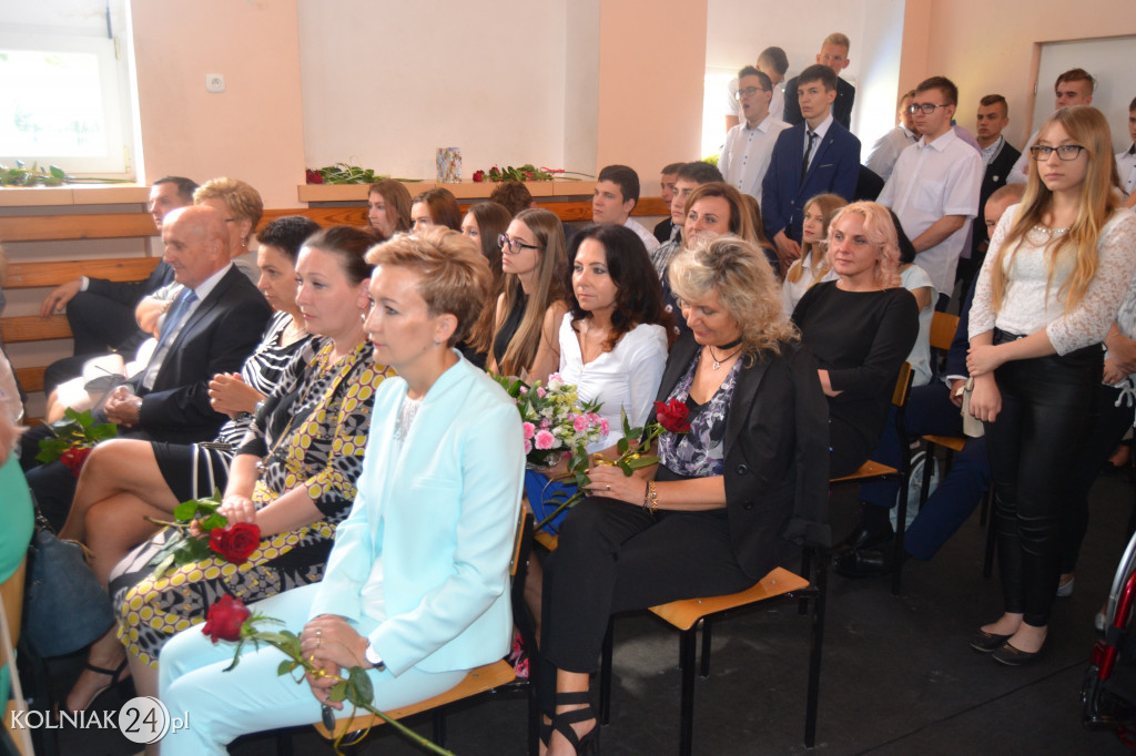 Koniec roku szkolnego. Rozdano świadectwa