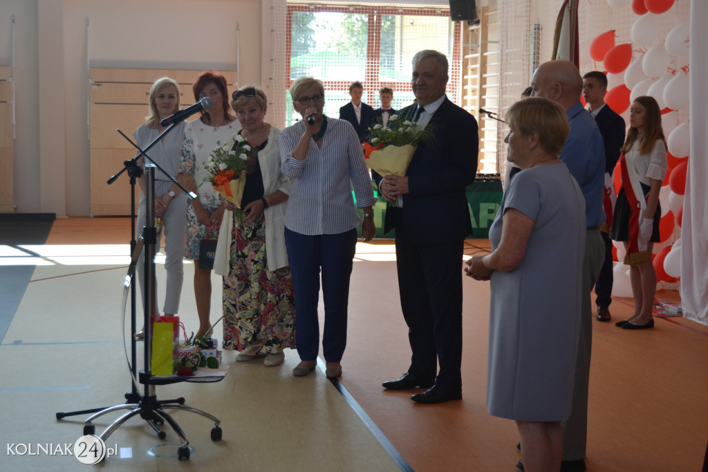 Koniec roku szkolnego. Rozdano świadectwa