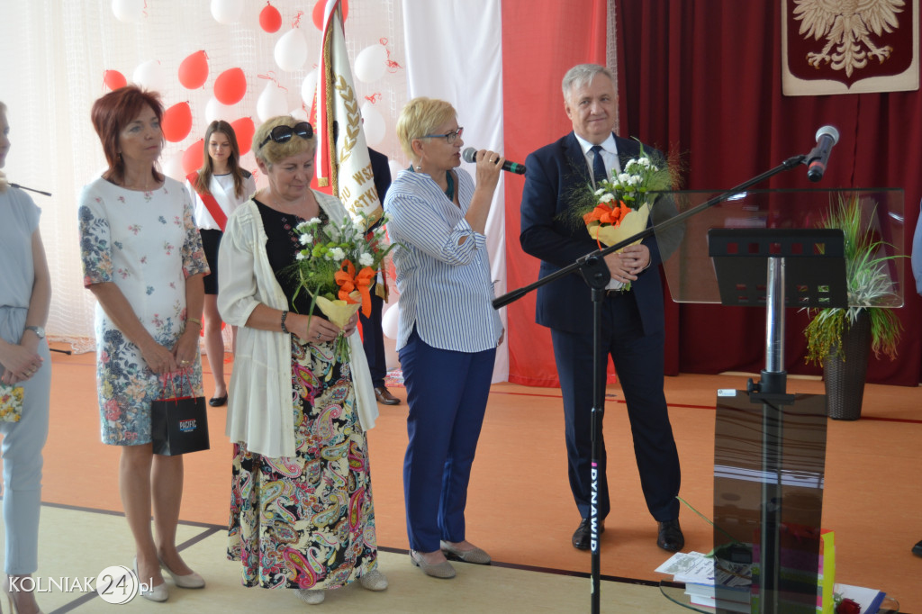 Koniec roku szkolnego. Rozdano świadectwa