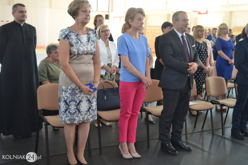 Koniec roku szkolnego. Rozdano świadectwa
