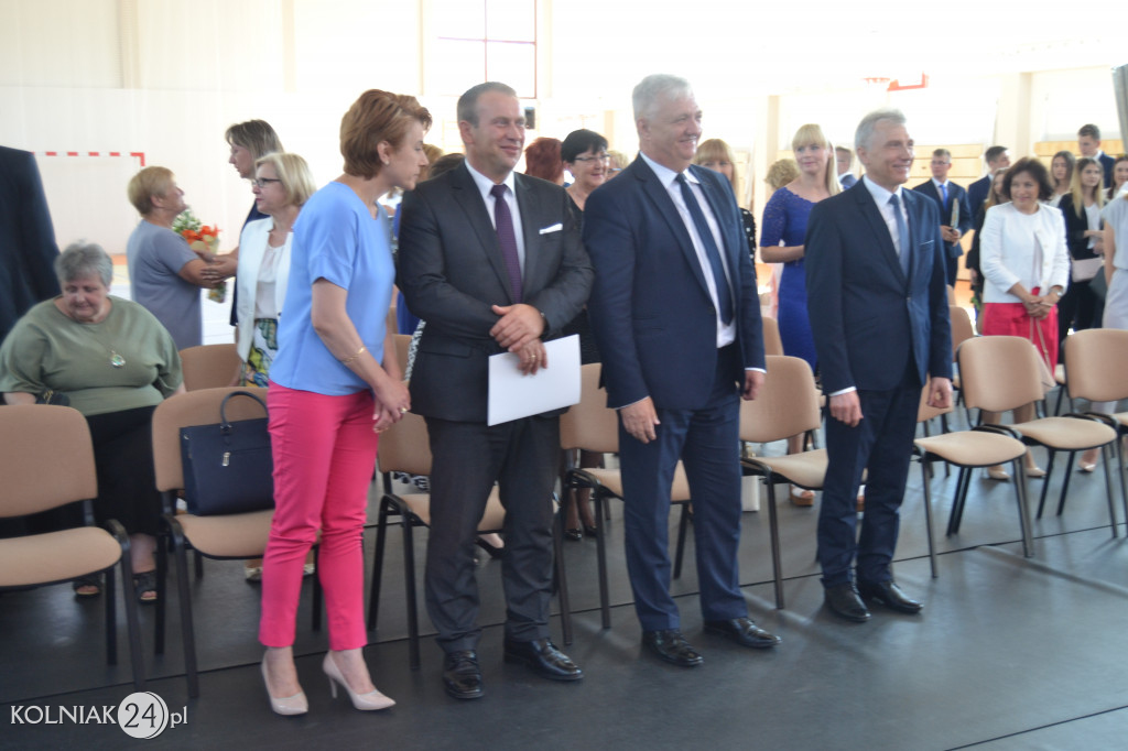 Koniec roku szkolnego. Rozdano świadectwa