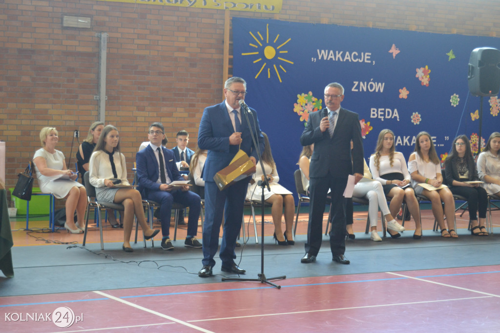 Koniec roku szkolnego. Rozdano świadectwa