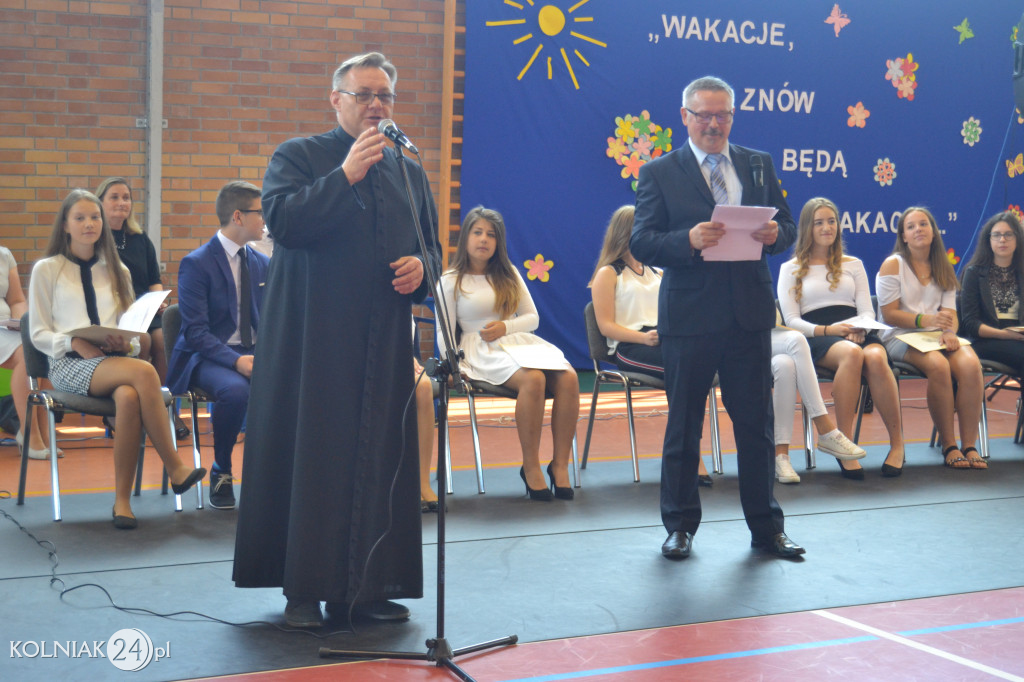 Koniec roku szkolnego. Rozdano świadectwa