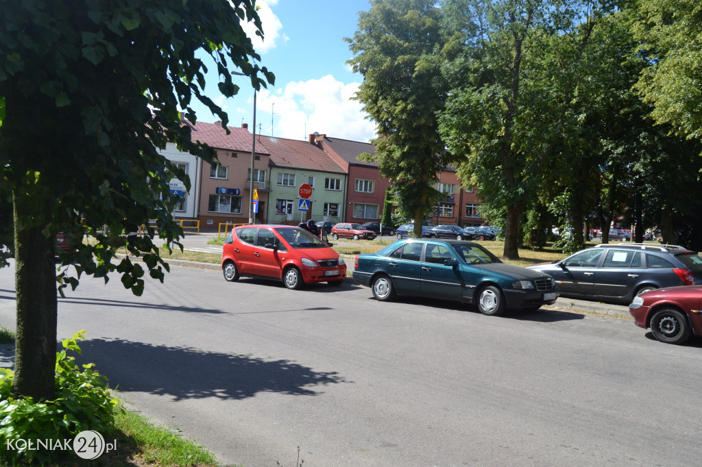 Blokują przejazd innym autom