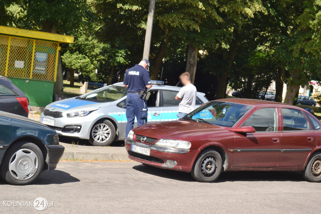 Blokują przejazd innym autom