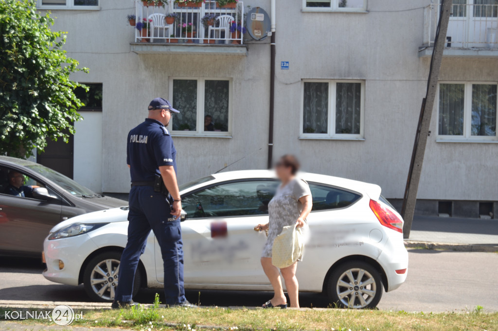 Blokują przejazd innym autom