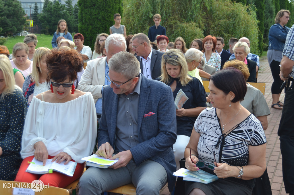 Czytali Żeromskiego na placu gimnazjalnym