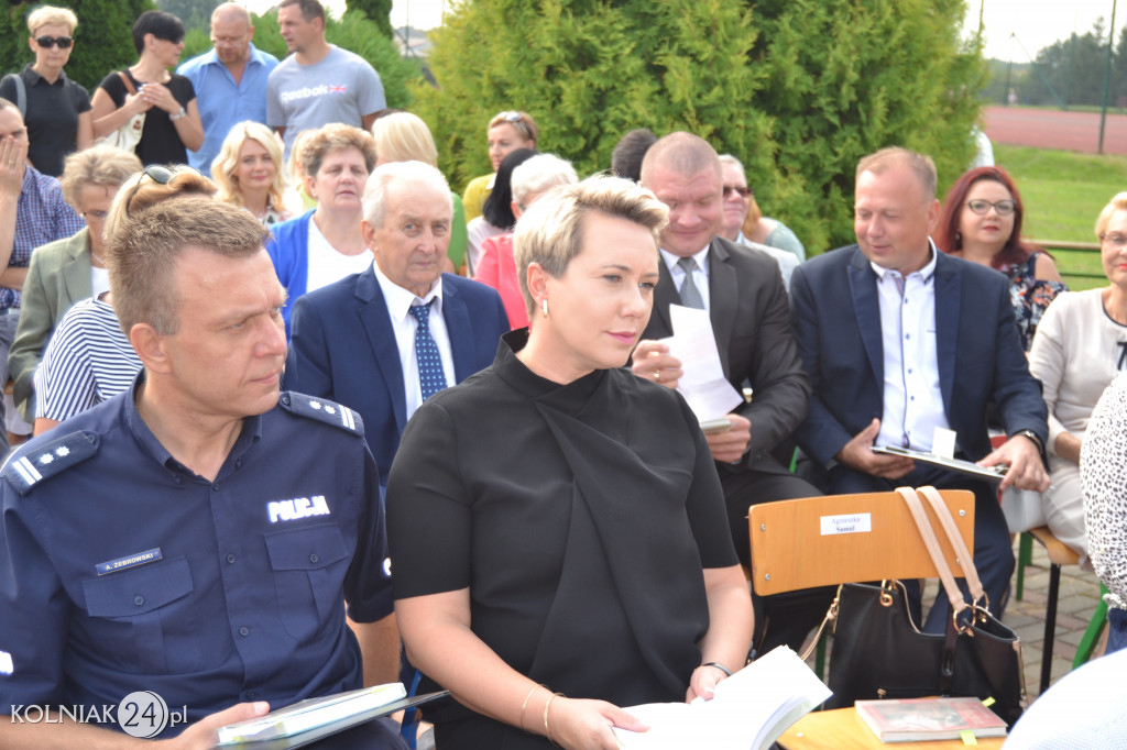 Czytali Żeromskiego na placu gimnazjalnym