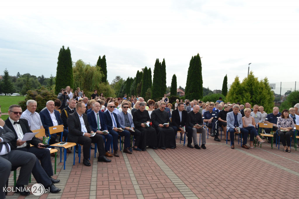 Czytali Żeromskiego na placu gimnazjalnym