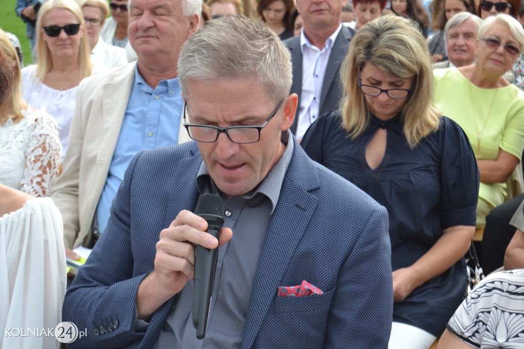 Czytali Żeromskiego na placu gimnazjalnym